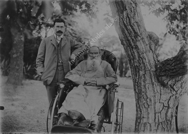 Fiche détaillée de la photo : L.N. Tolstoï et le Docteur Altschuler dans l'album : Vie-amicale